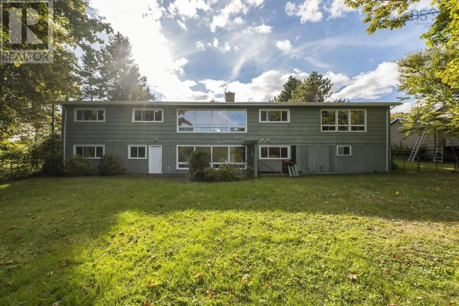 21 Wildwood Boulevard