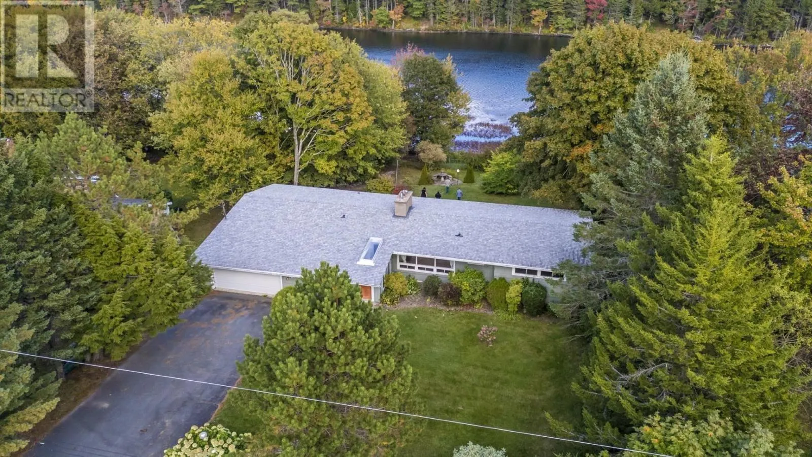 21 Wildwood Boulevard