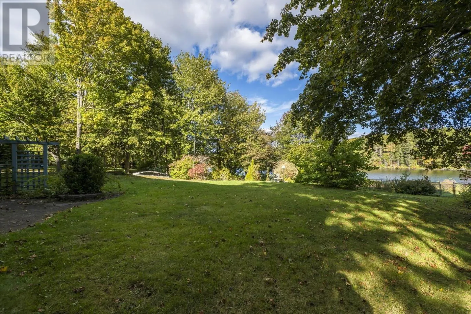 21 Wildwood Boulevard