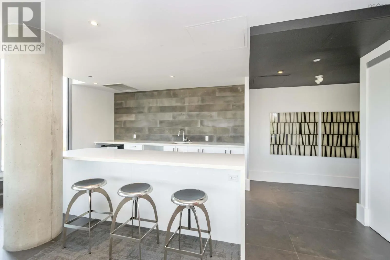515 1065 Barrington Street
