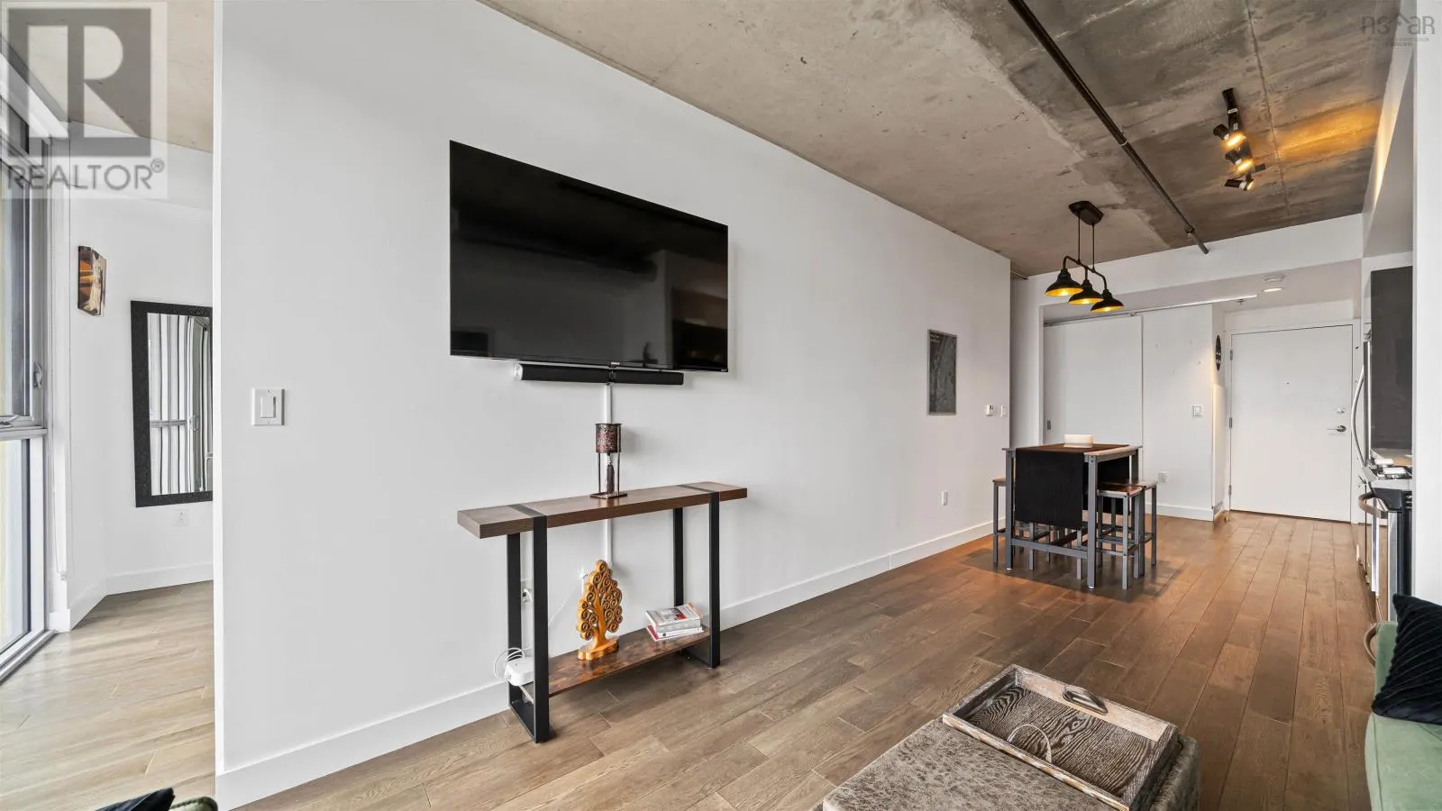 515 1065 Barrington Street