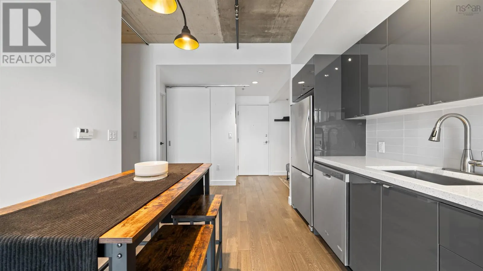 515 1065 Barrington Street