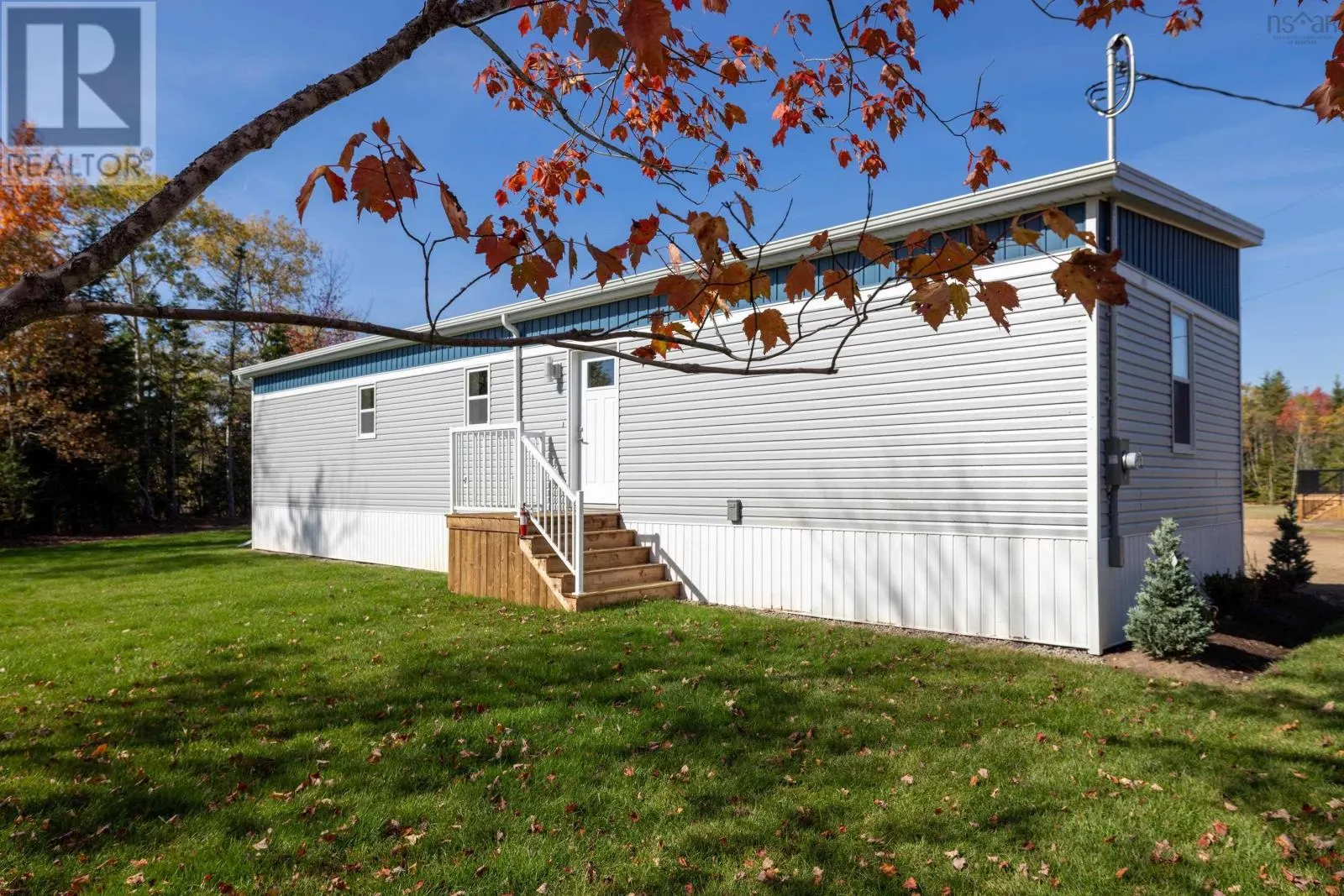 2 Pebble Lane