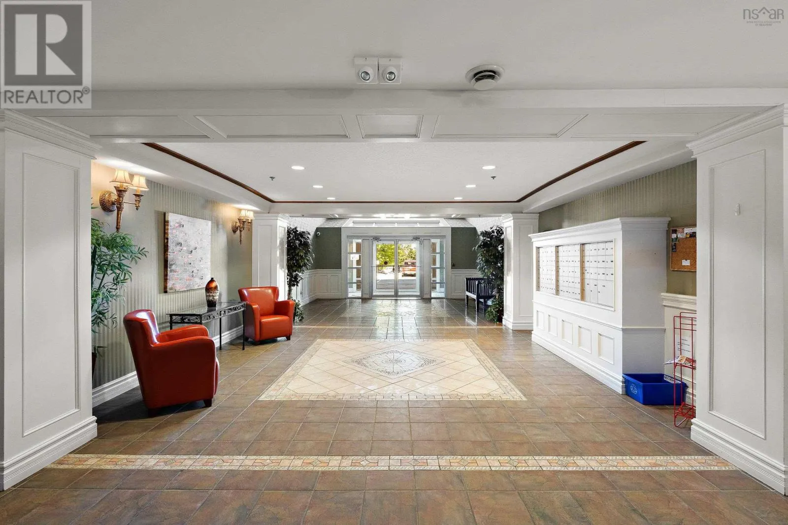 207 114 Regency Park Drive