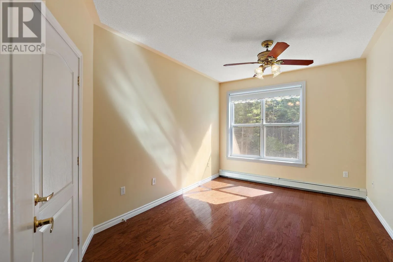 207 114 Regency Park Drive