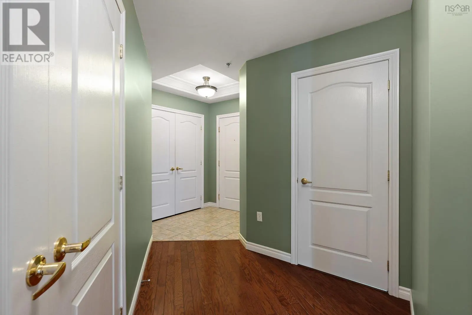 207 114 Regency Park Drive