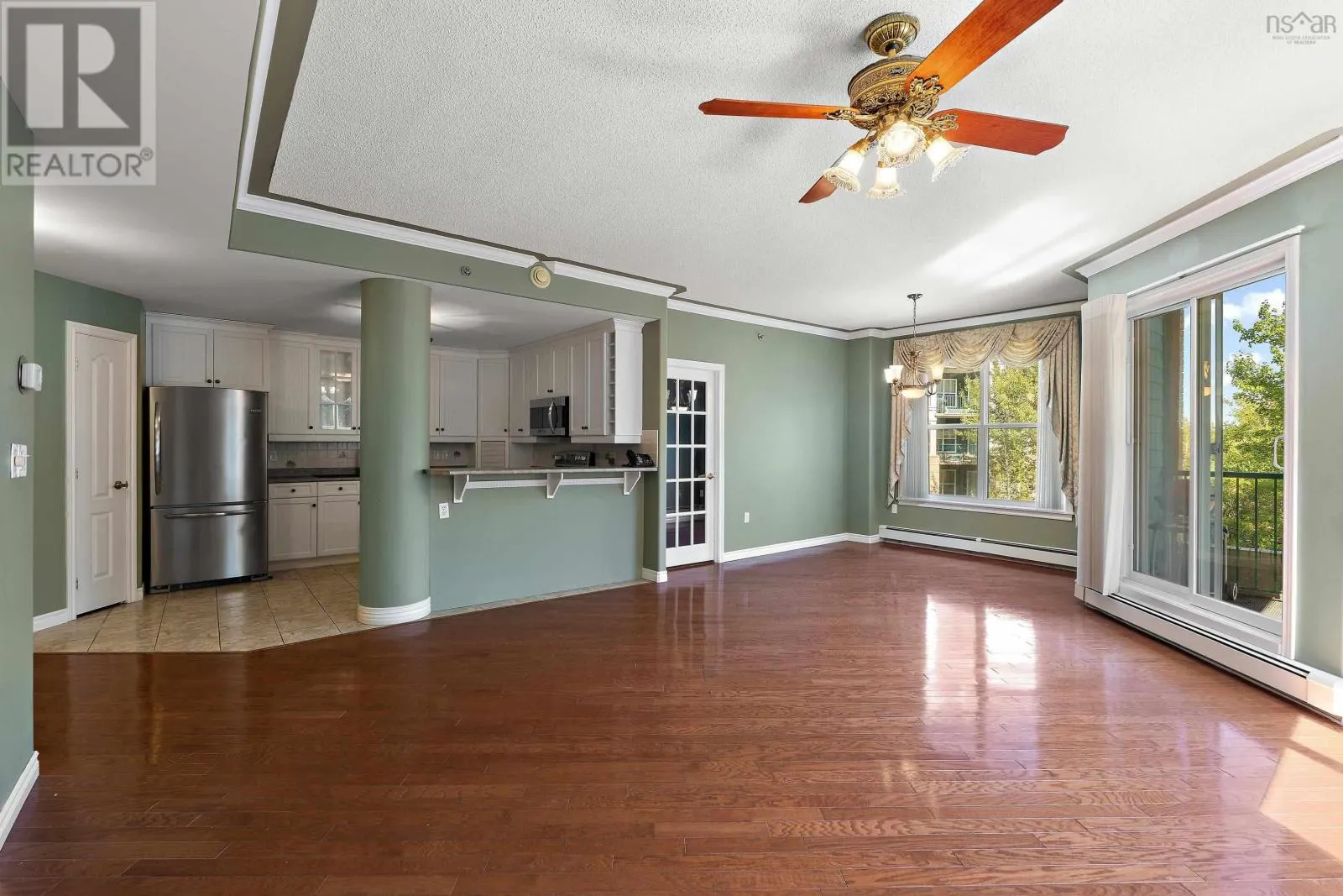207 114 Regency Park Drive