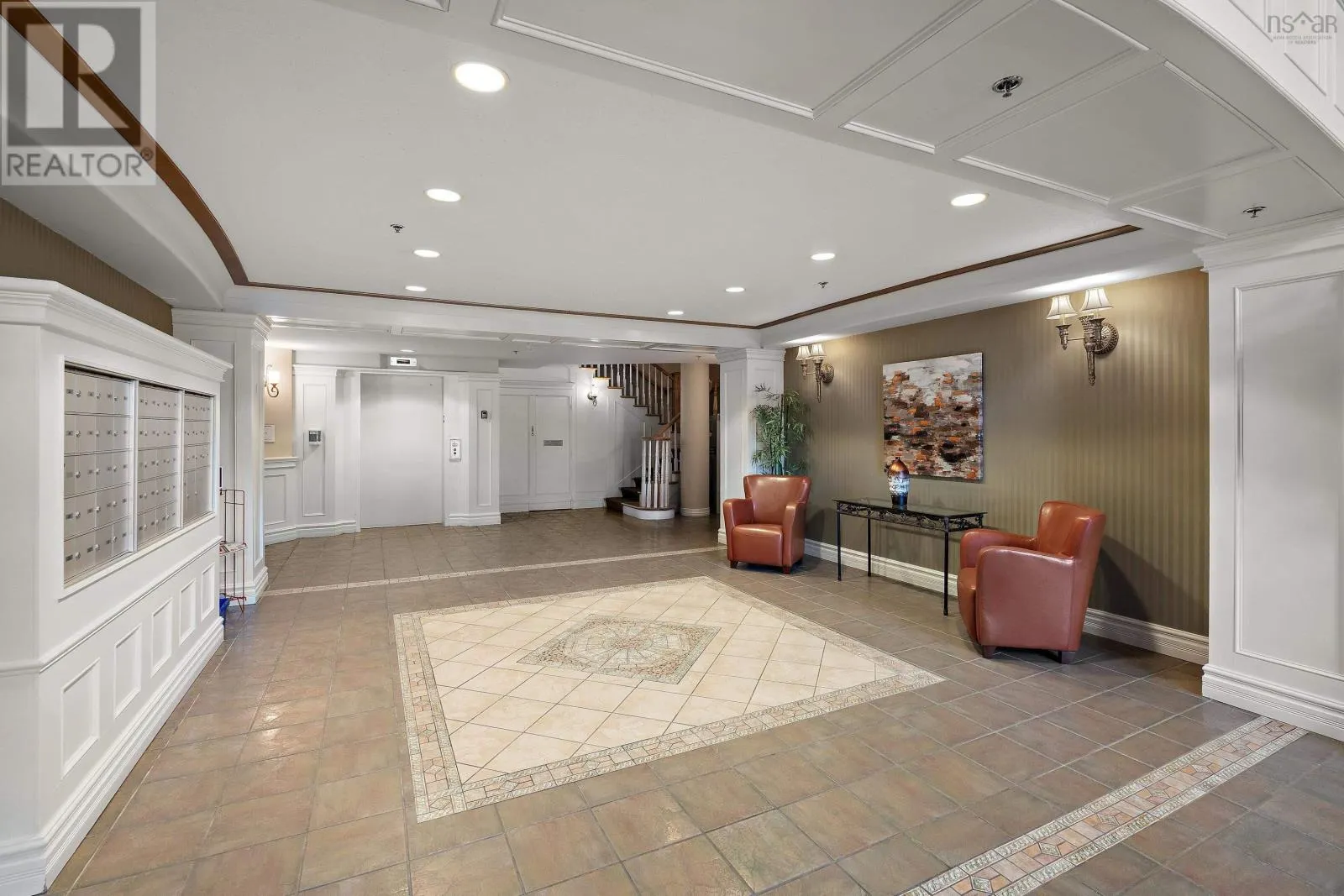 207 114 Regency Park Drive