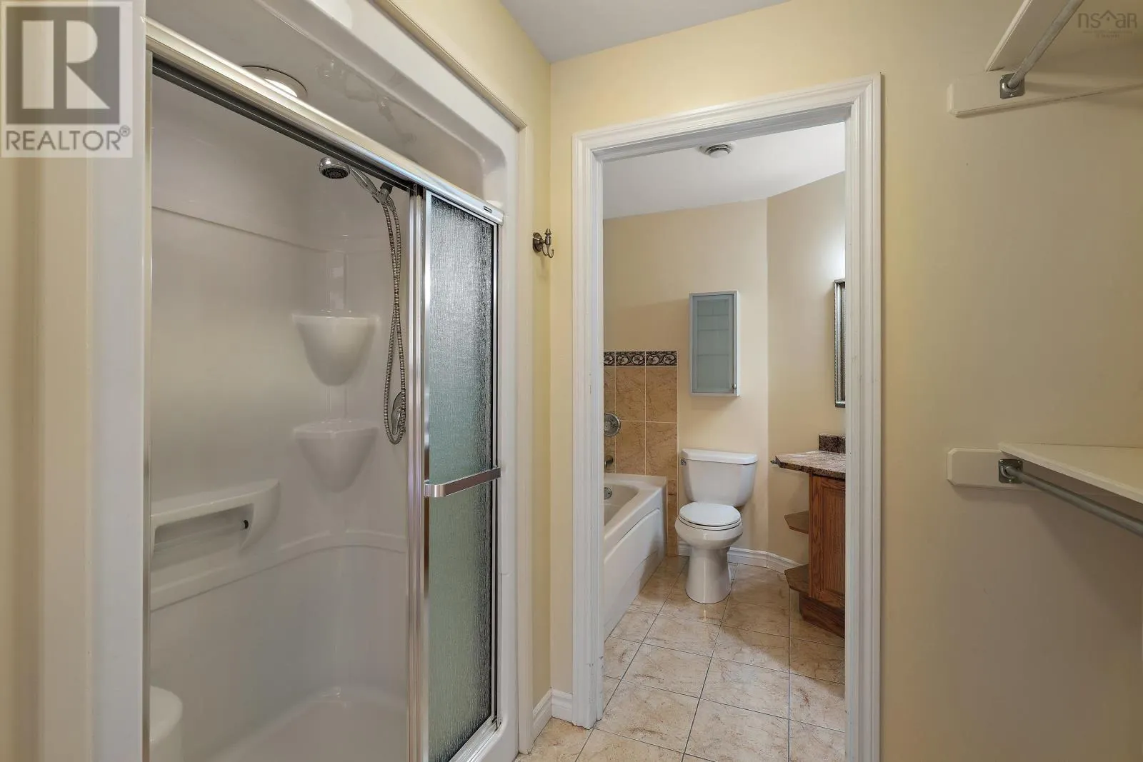 207 114 Regency Park Drive