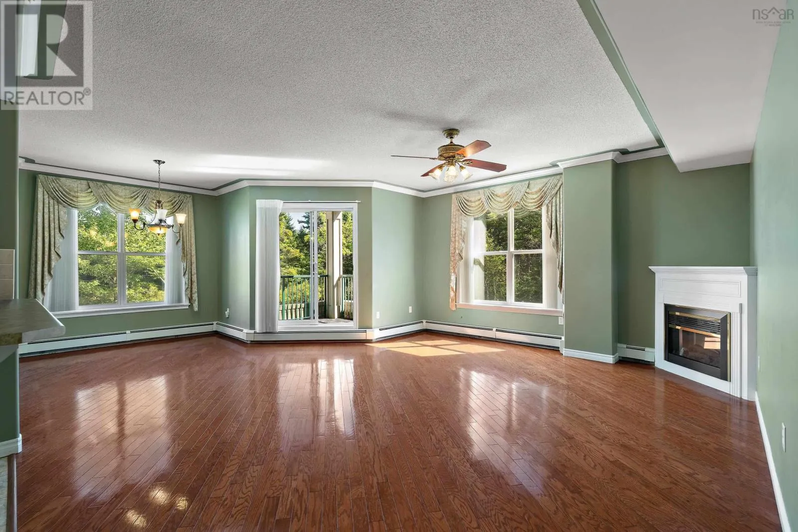 207 114 Regency Park Drive