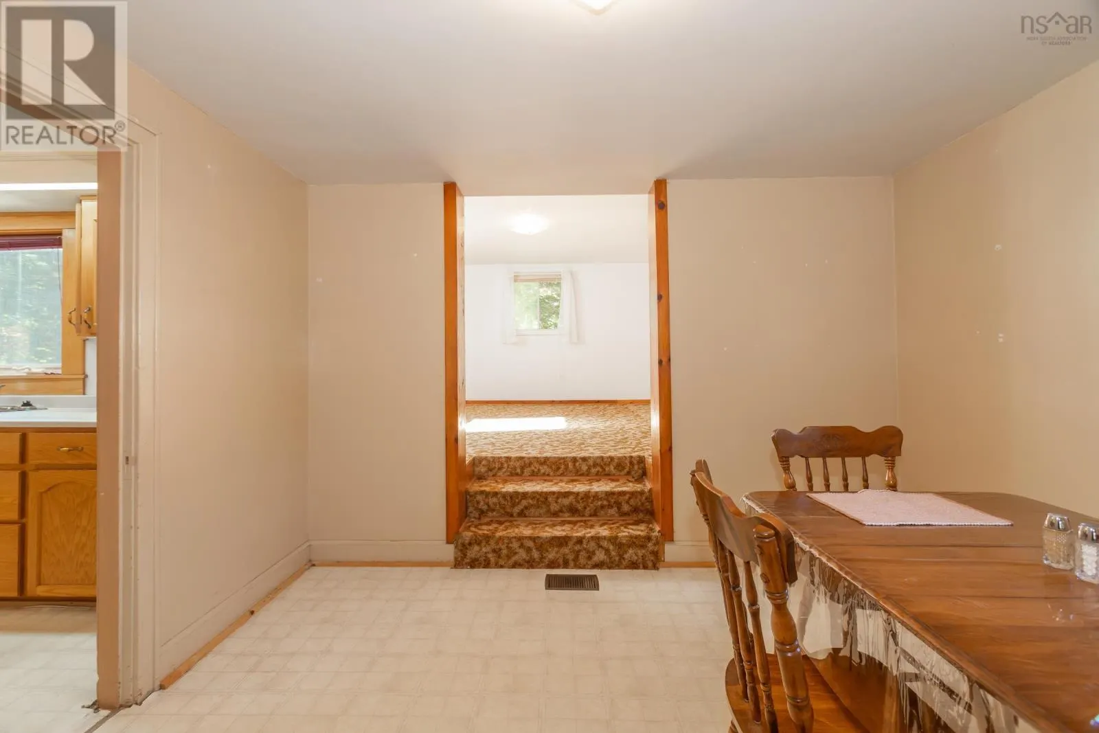 9495 Highway 10