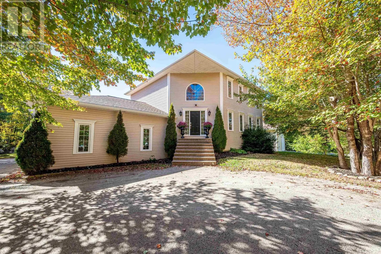 9 Haliburton Crescent