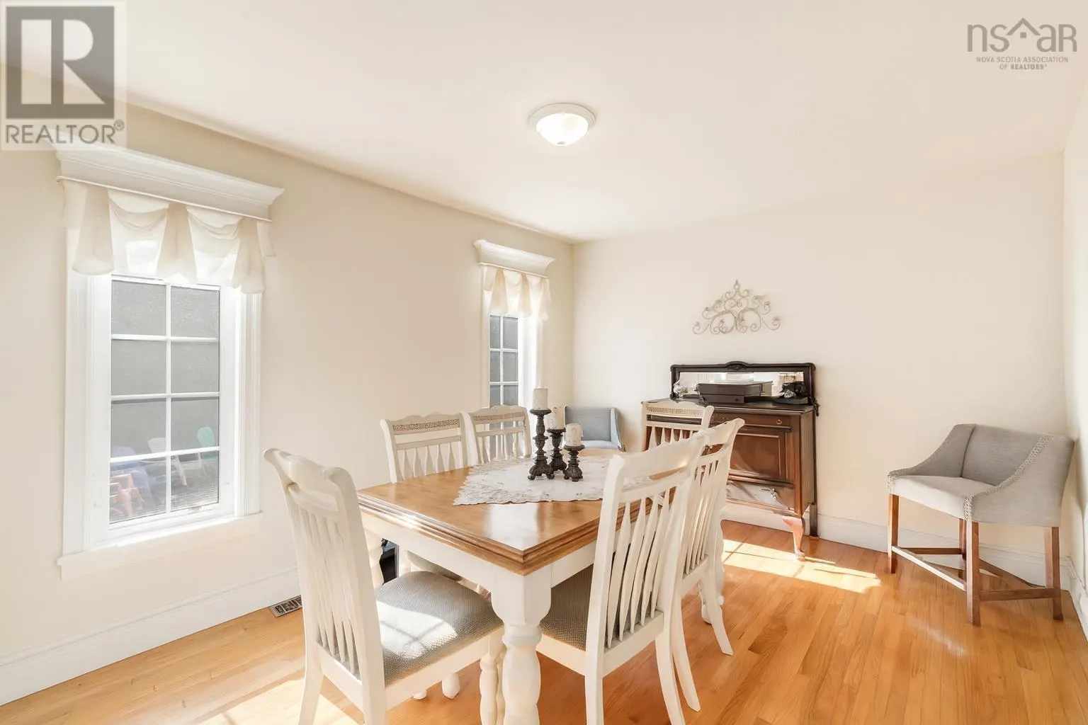 9 Haliburton Crescent