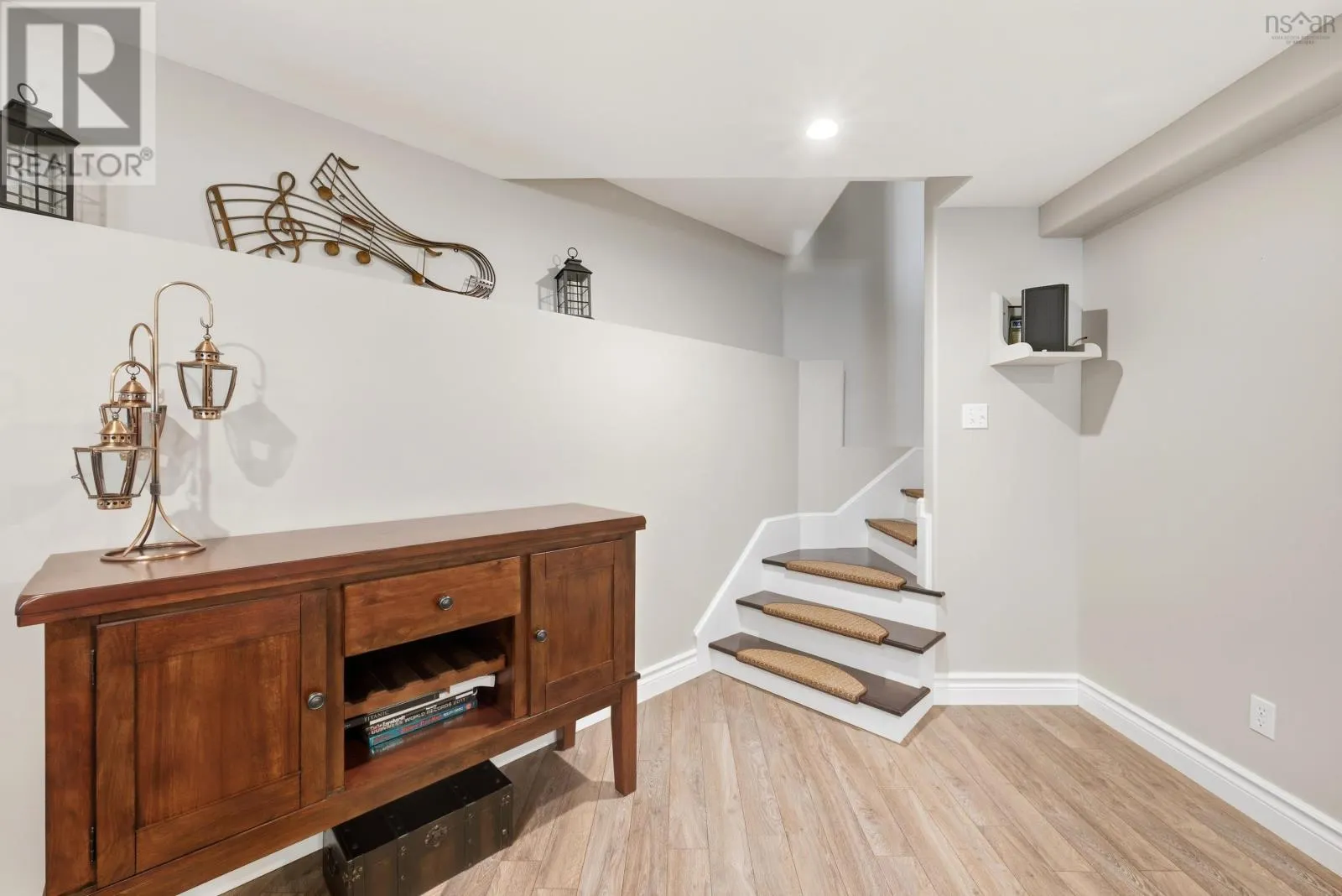 9 Haliburton Crescent