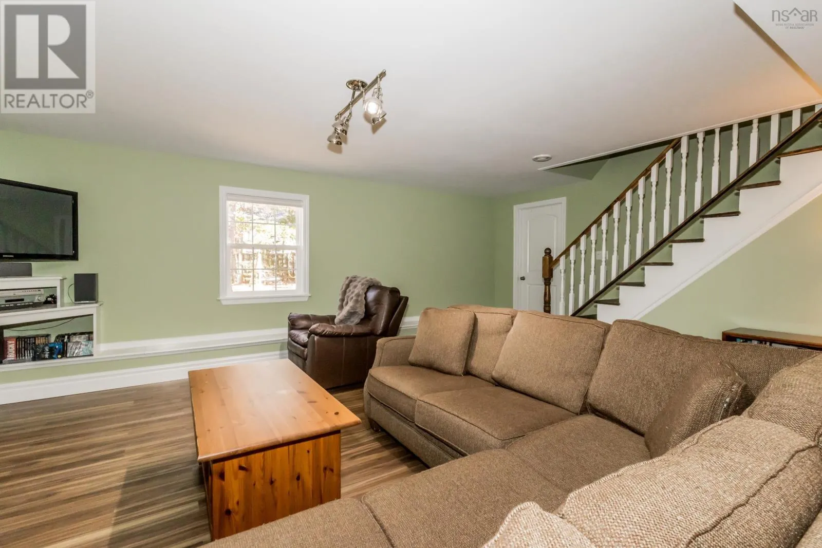 24 Gravenstein Drive