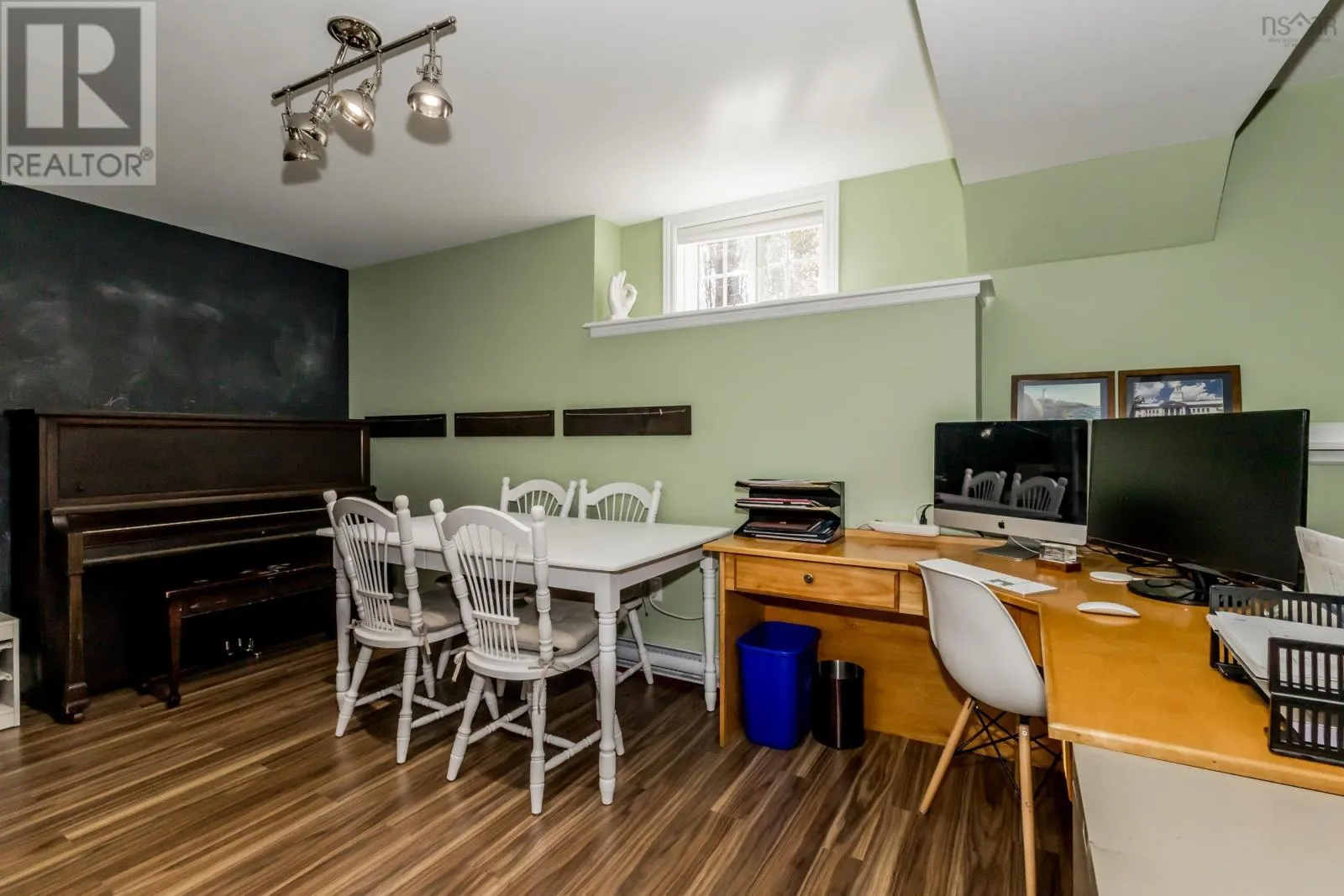 24 Gravenstein Drive