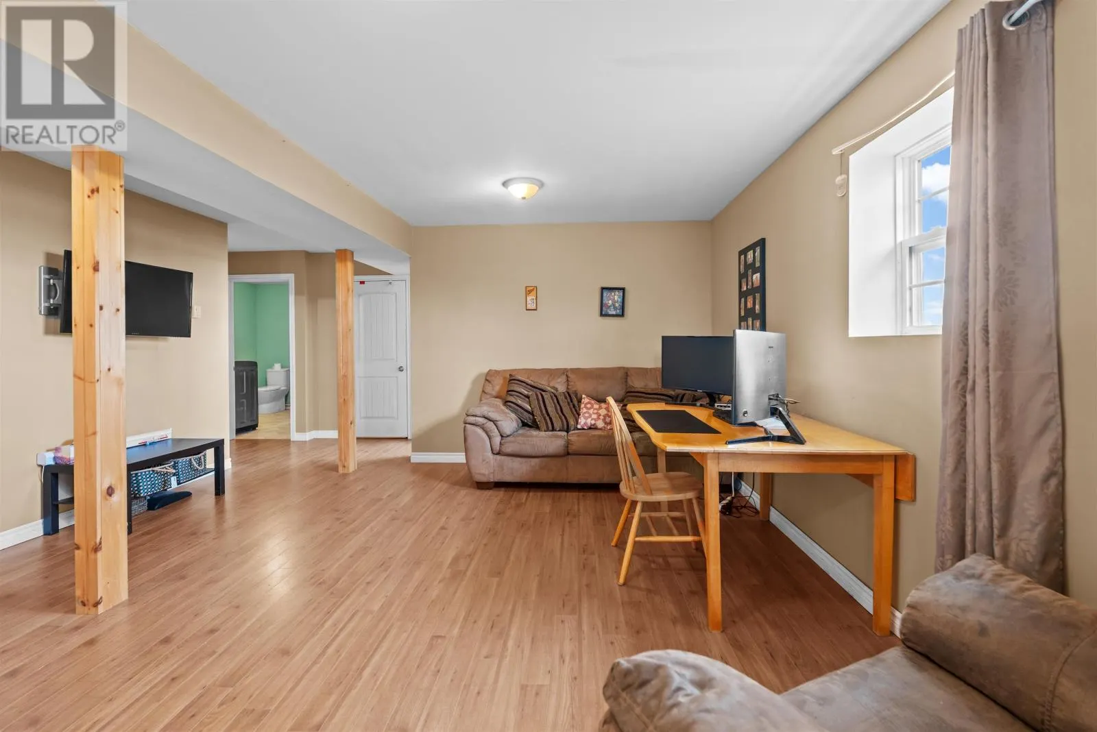 2040 Cardigan Road