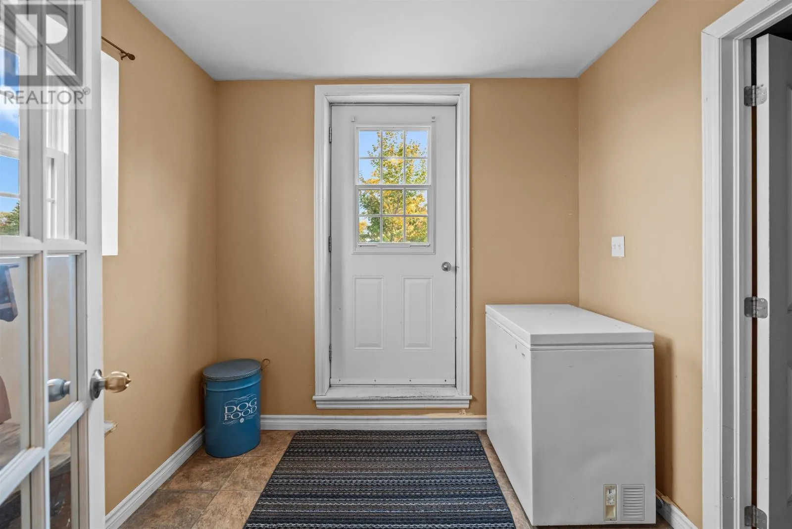 2040 Cardigan Road