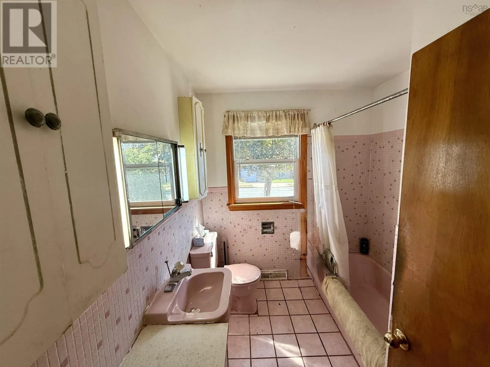 11 Limardo Drive