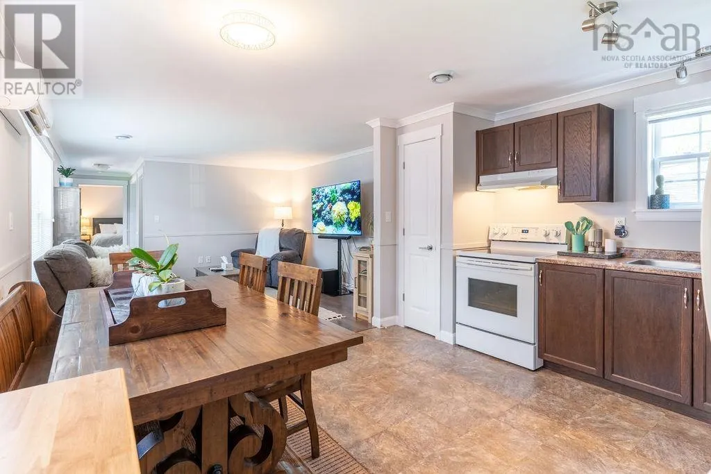 303 Ioney Hill