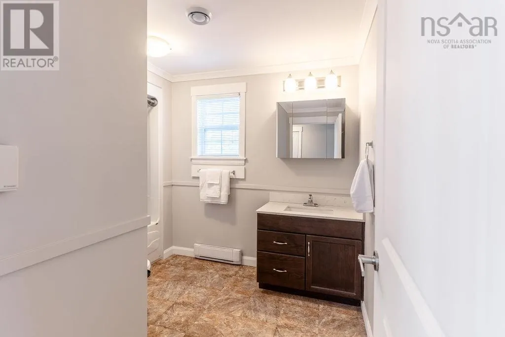 303 Ioney Hill