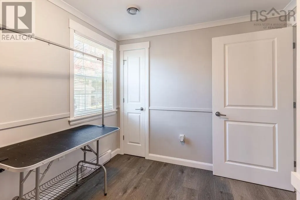 303 Ioney Hill