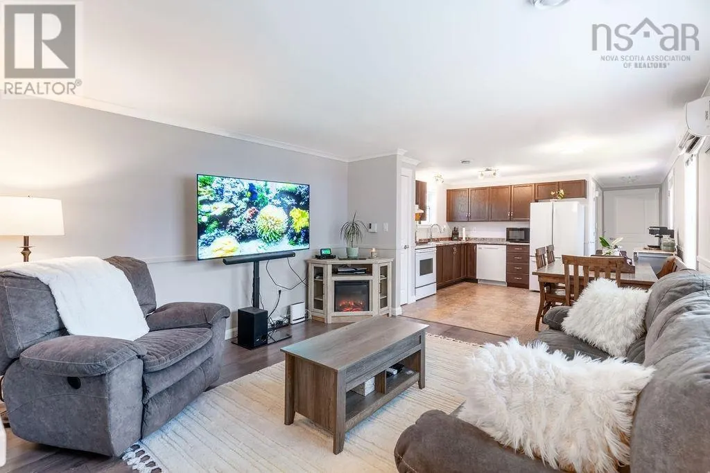 303 Ioney Hill