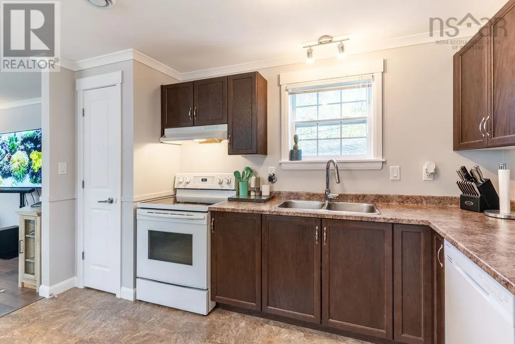 303 Ioney Hill