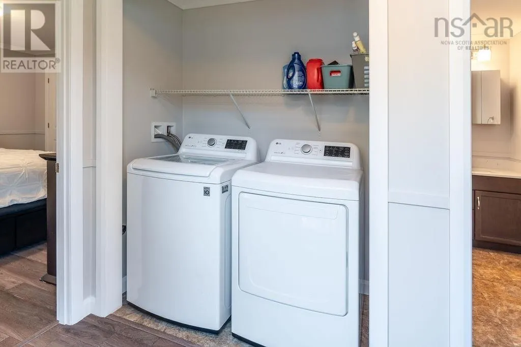 303 Ioney Hill