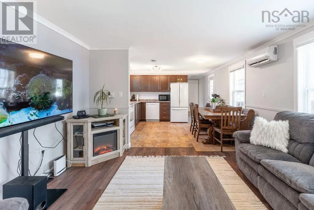 303 Ioney Hill