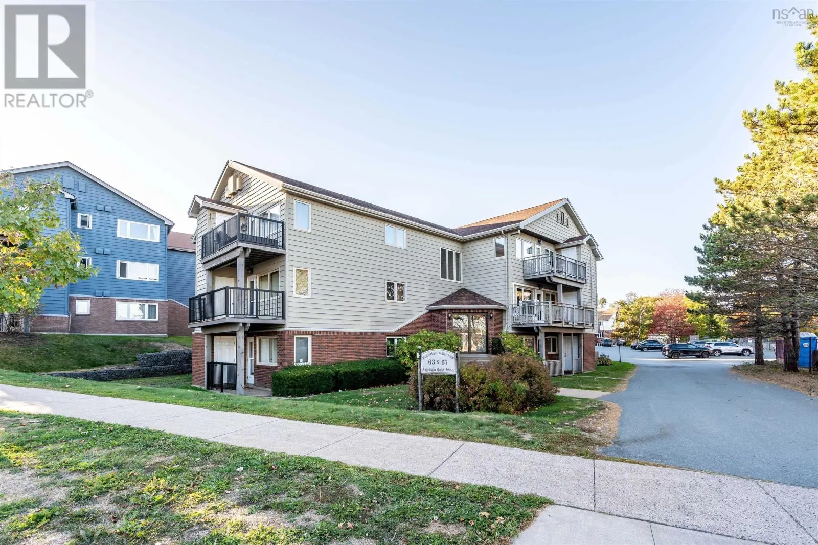 204 63 Farnham Gate Road