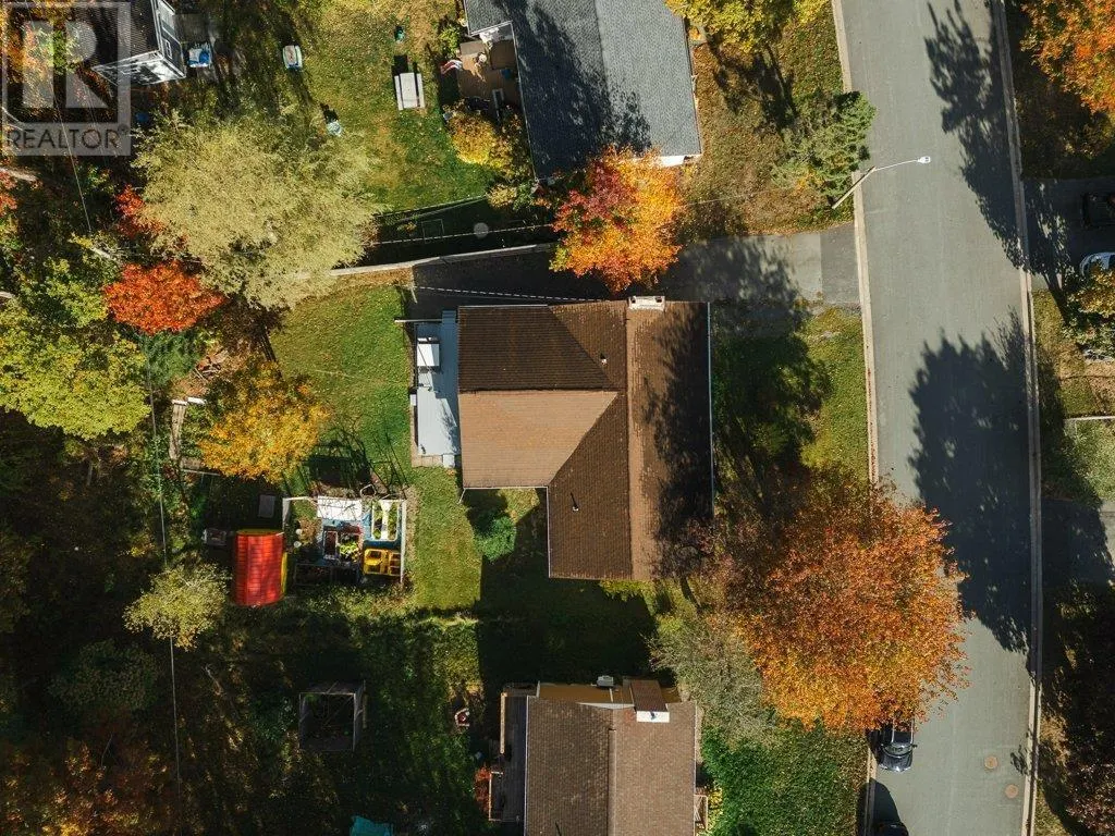 16 Howland Drive