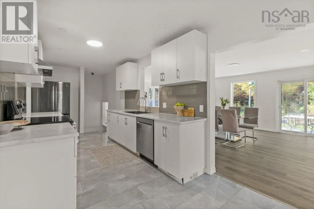 16 Howland Drive