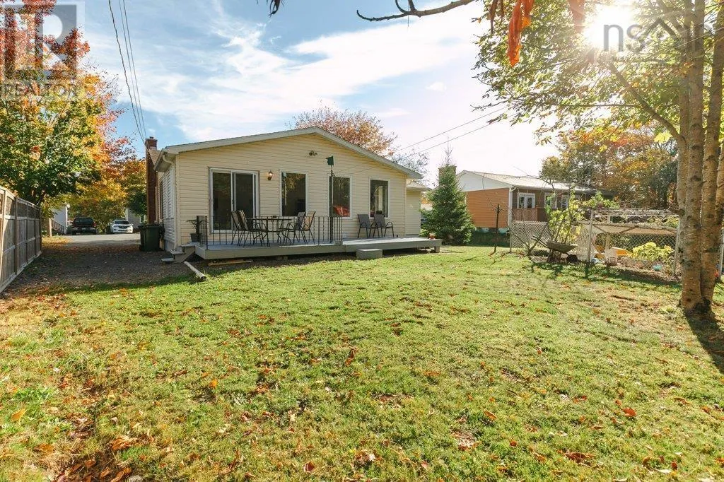 16 Howland Drive