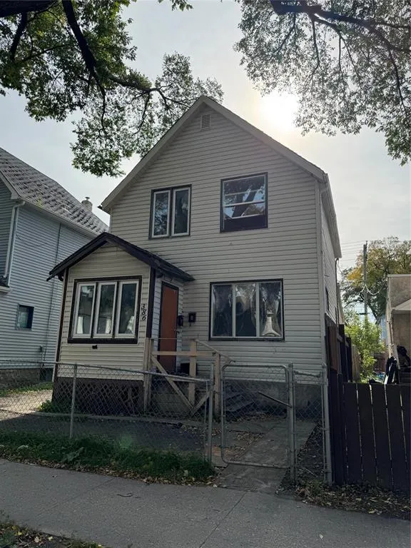 386 College Avenue
