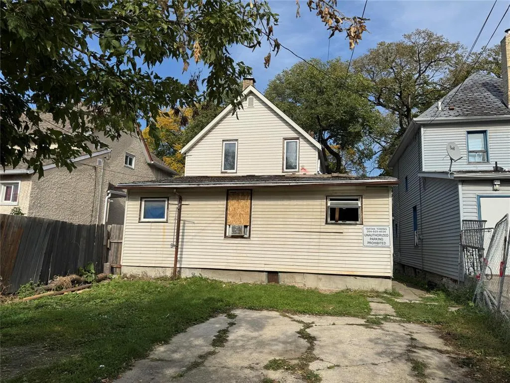 386 College Avenue