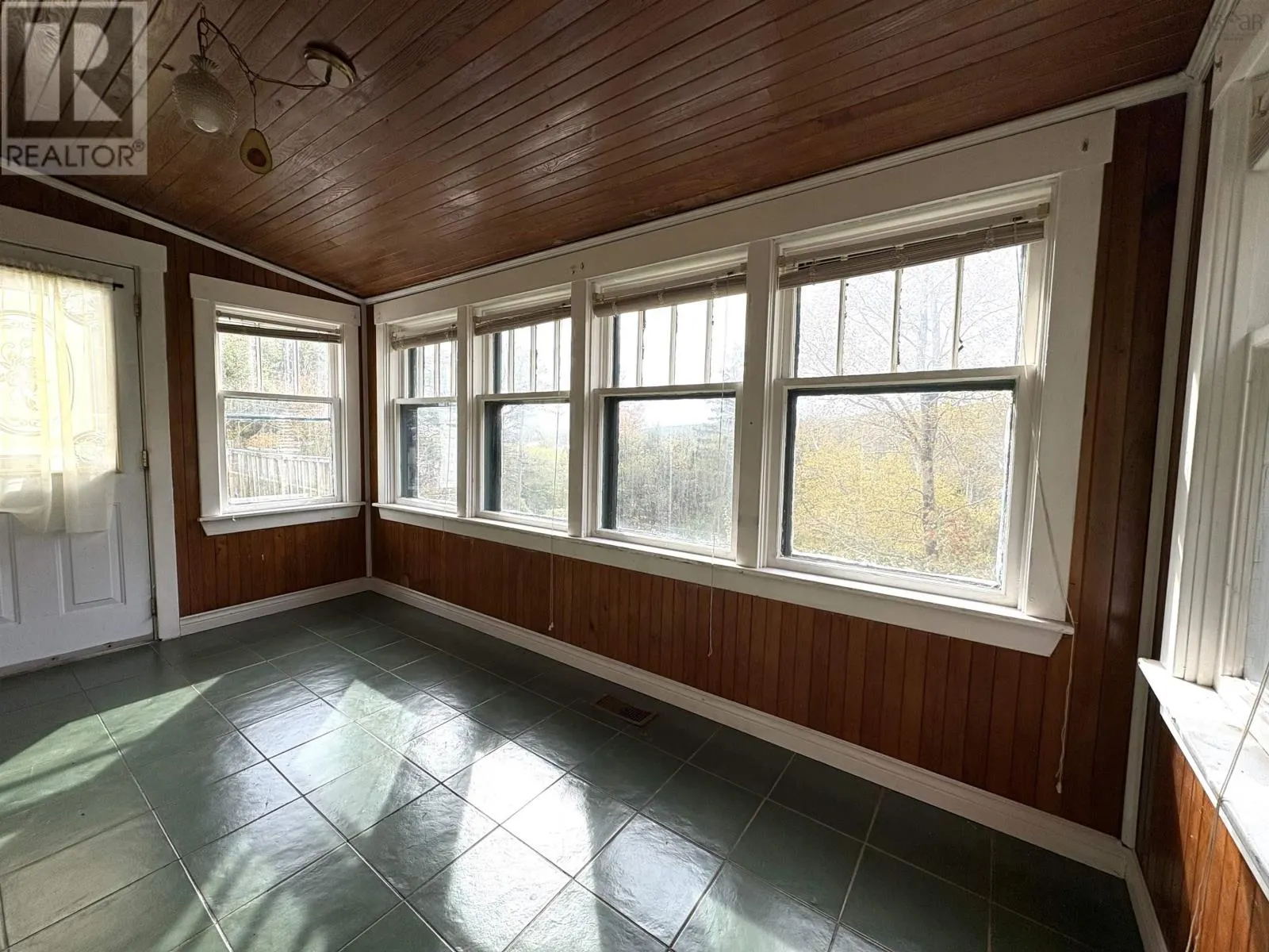 485 Island View Drive