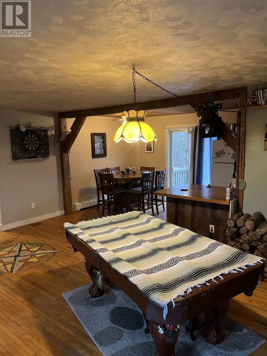 1496 Hampton Mountain Road