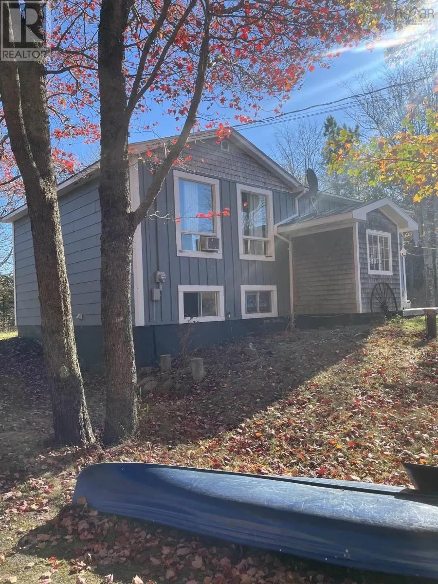 1496 Hampton Mountain Road