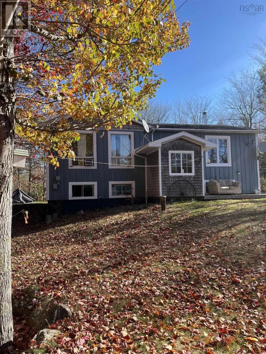 1496 Hampton Mountain Road