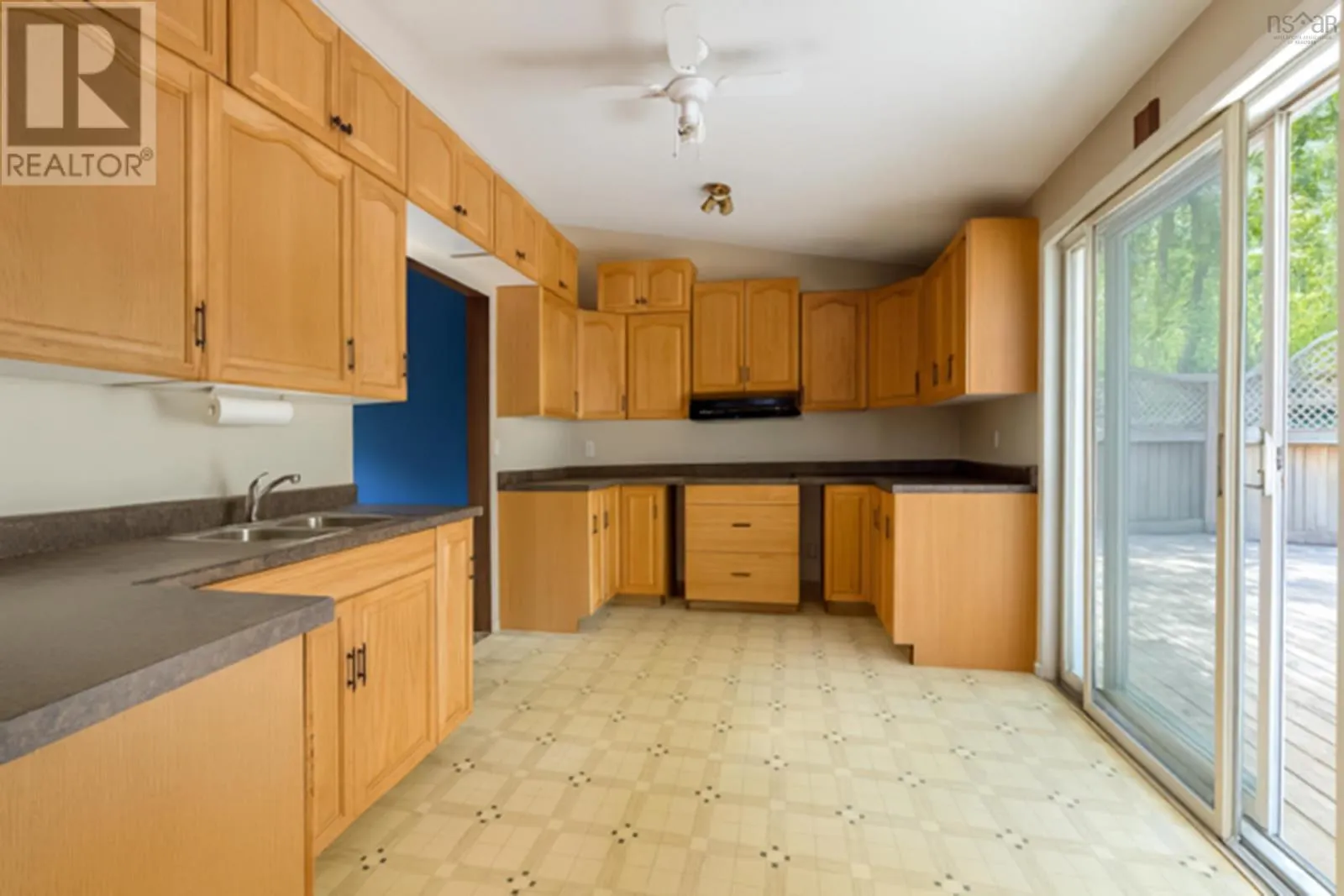 7 Rhines Road