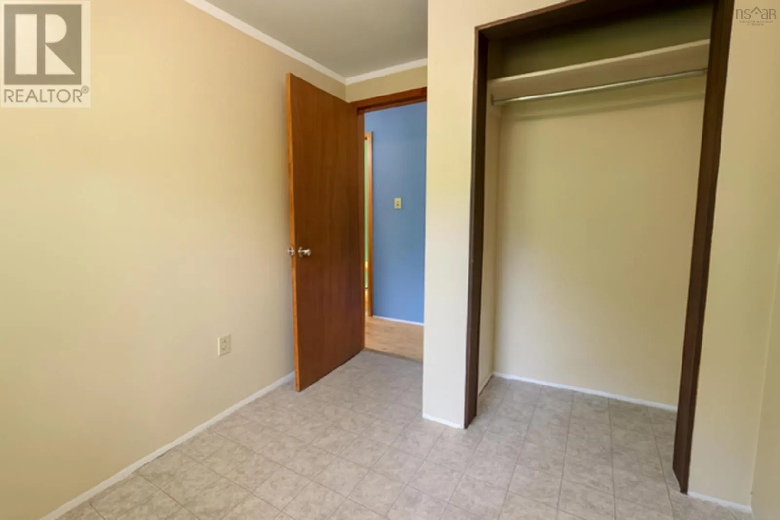 7 Rhines Road