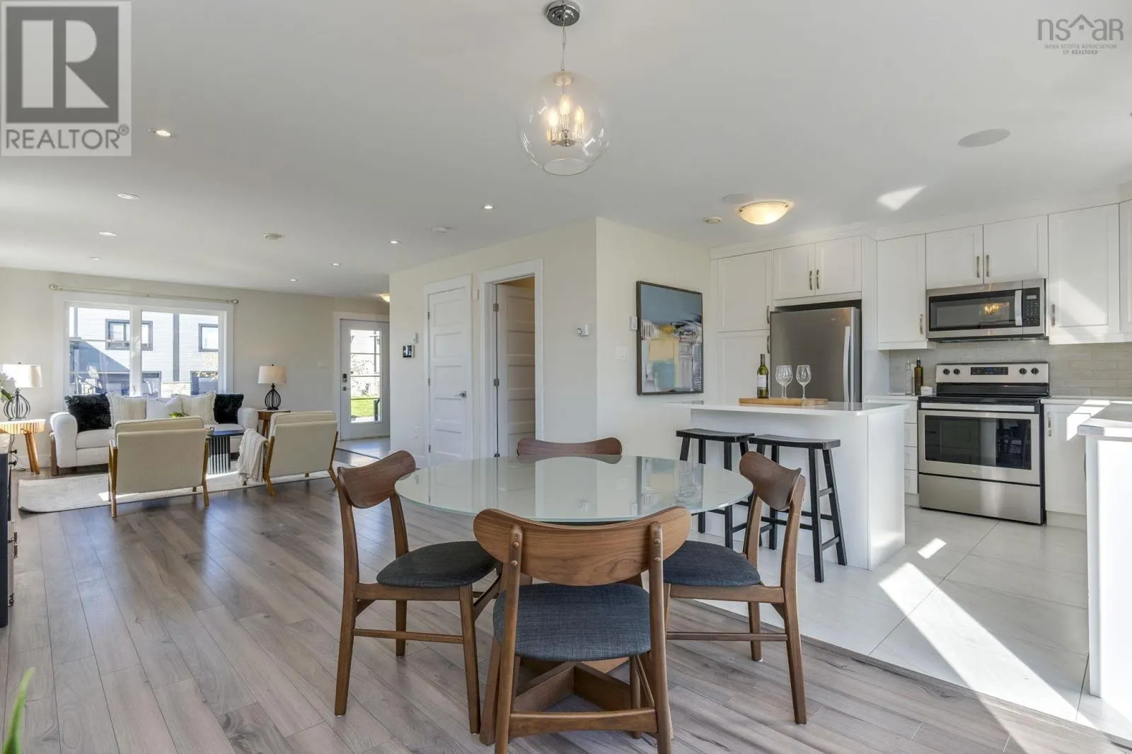 204 Titanium Crescent
