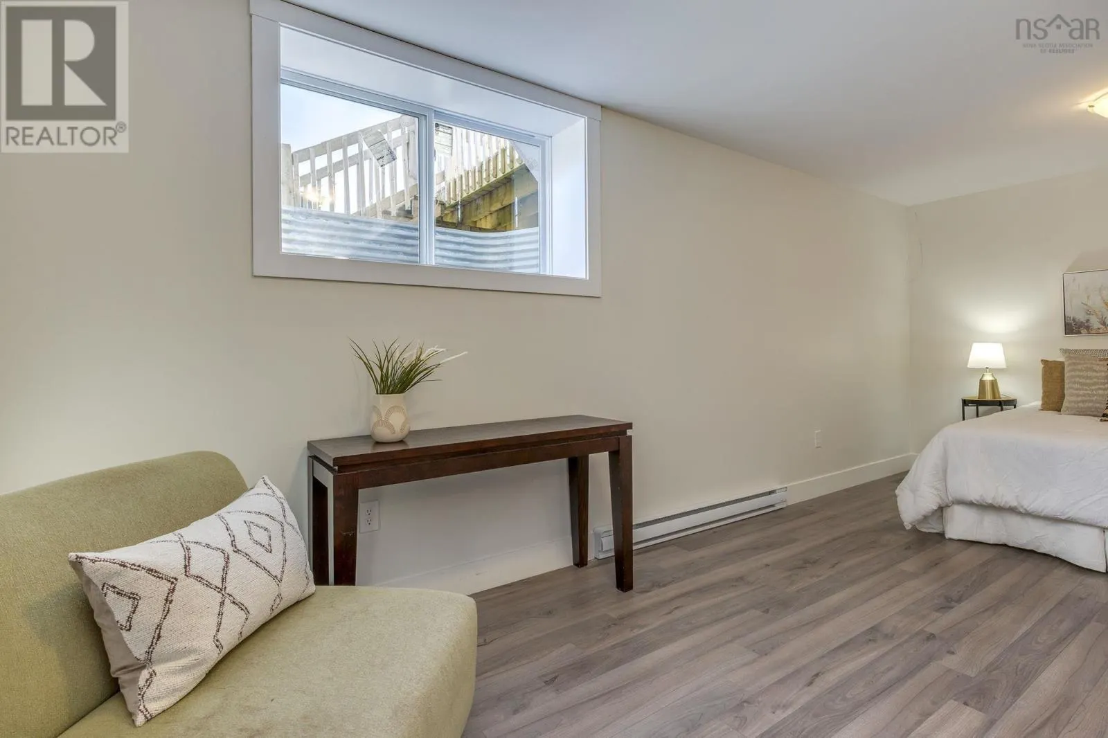 204 Titanium Crescent