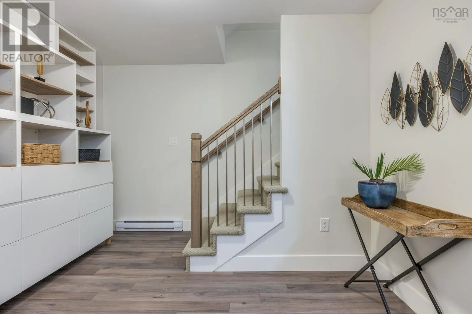 204 Titanium Crescent