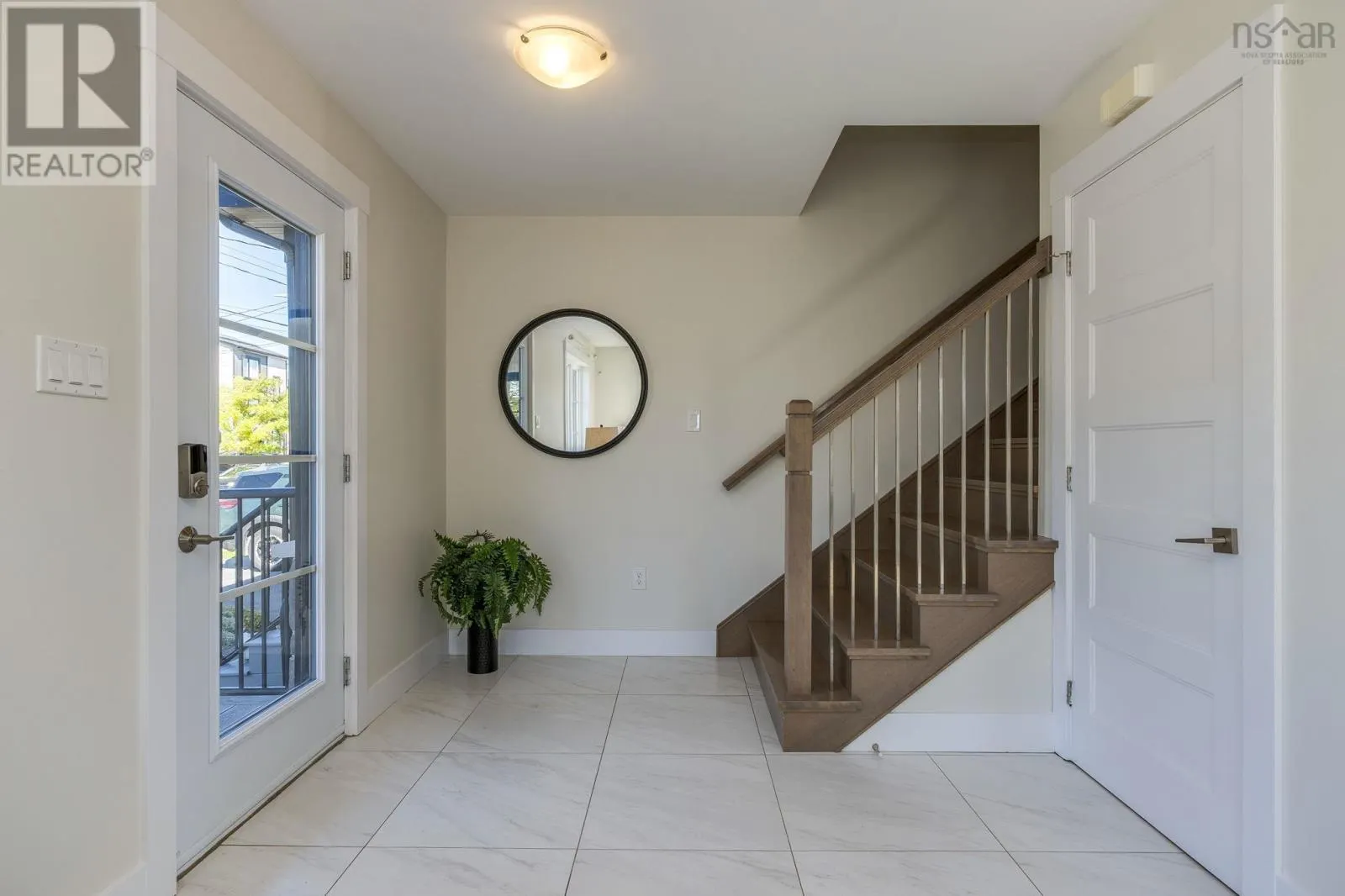 204 Titanium Crescent