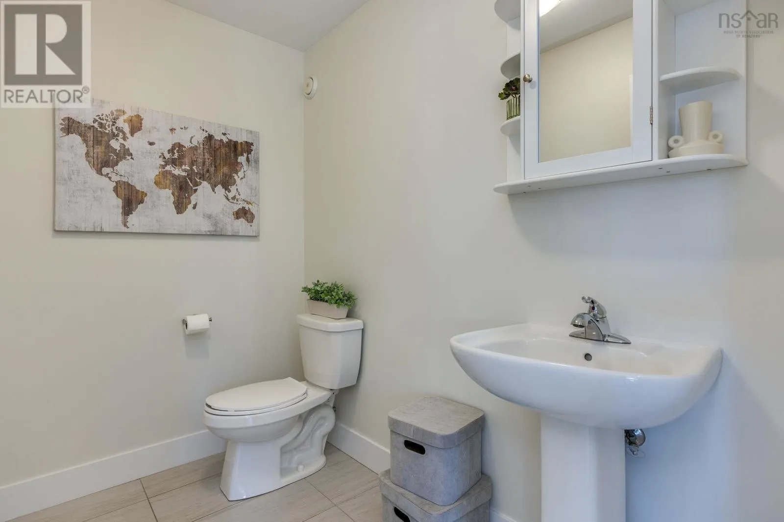 204 Titanium Crescent