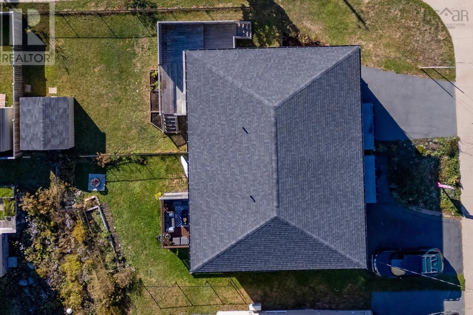 204 Titanium Crescent