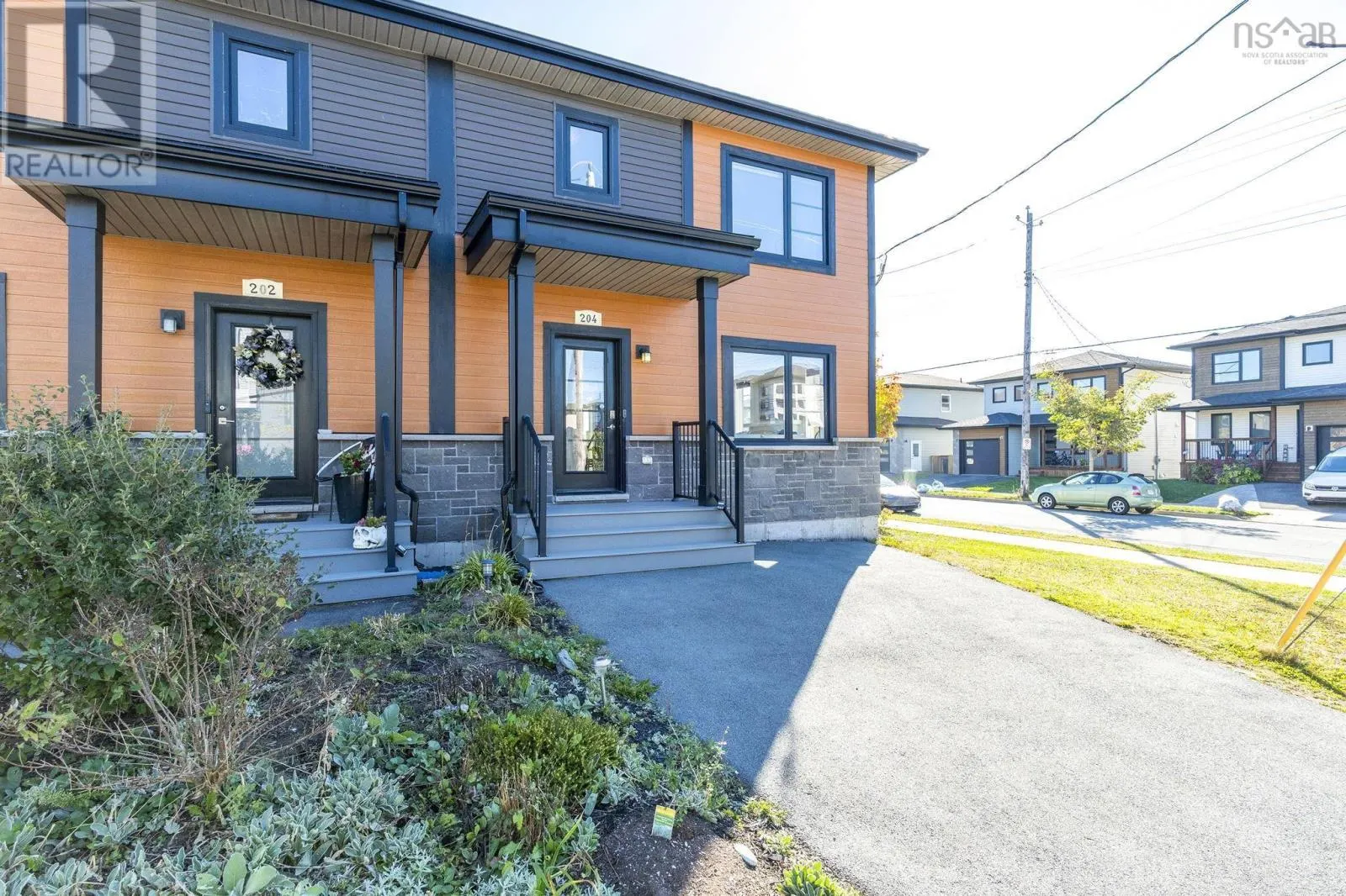 204 Titanium Crescent
