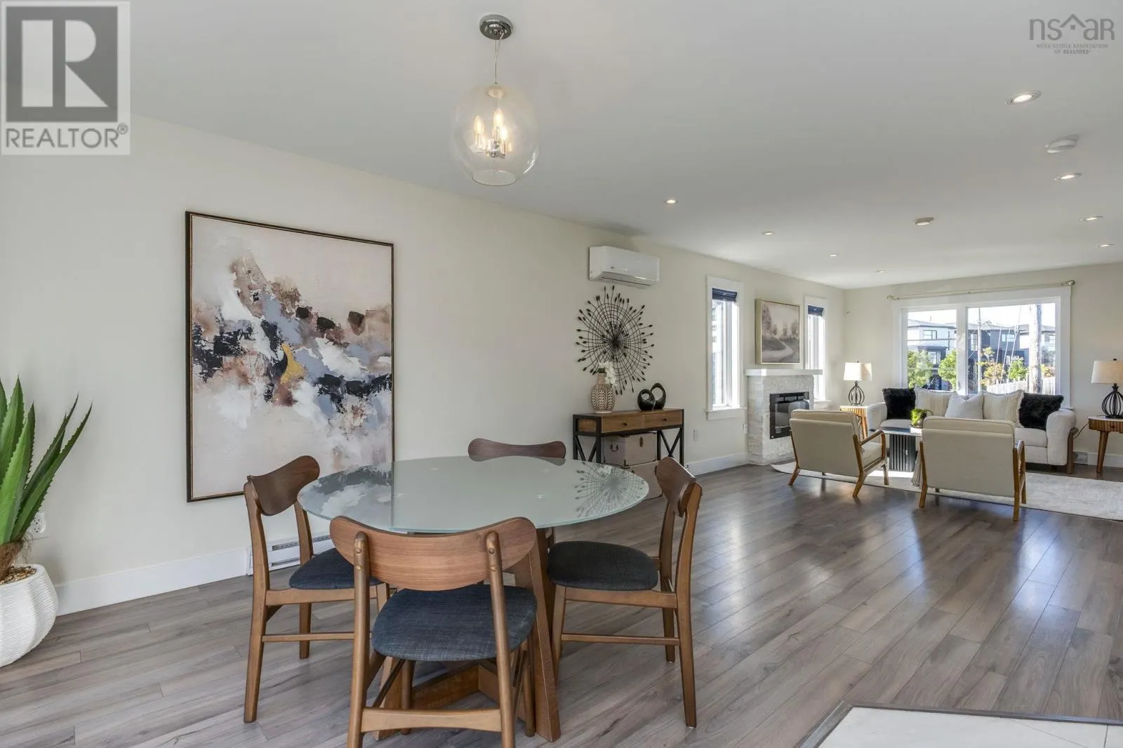 204 Titanium Crescent